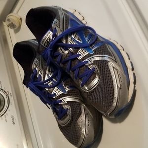 Brooks Adrenaline GTS 17